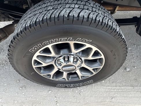 Used 2020 Ford F250 Lariat w/ Lariat Value Package image 31