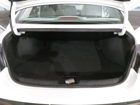 Certified 2025 Hyundai Elantra SEL FWD image 13