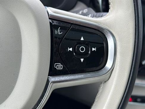 Certified 2023 Volvo XC60 B6 Ultimate w/ Protection Package Premier image 29