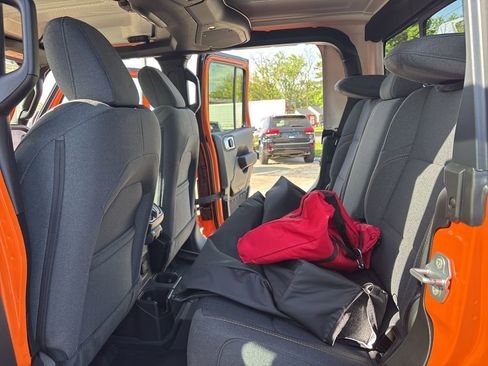 New 2025 Jeep Gladiator Willys image 8