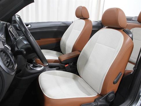 Used 2017 Volkswagen Beetle 1.8T Classic image 6