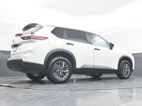 Used 2024 Nissan Rogue S AWD/4WD image 28