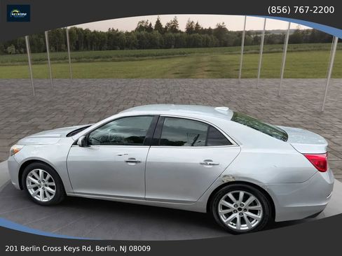 Used 2015 Chevrolet Malibu LTZ FWD image 2
