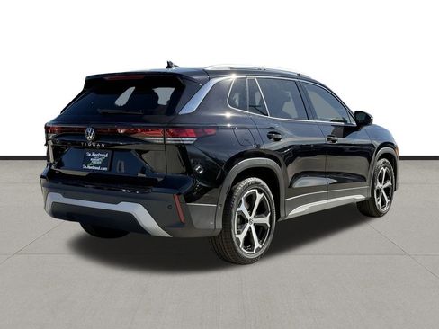 New 2026 Volkswagen Tiguan SE FWD image 5