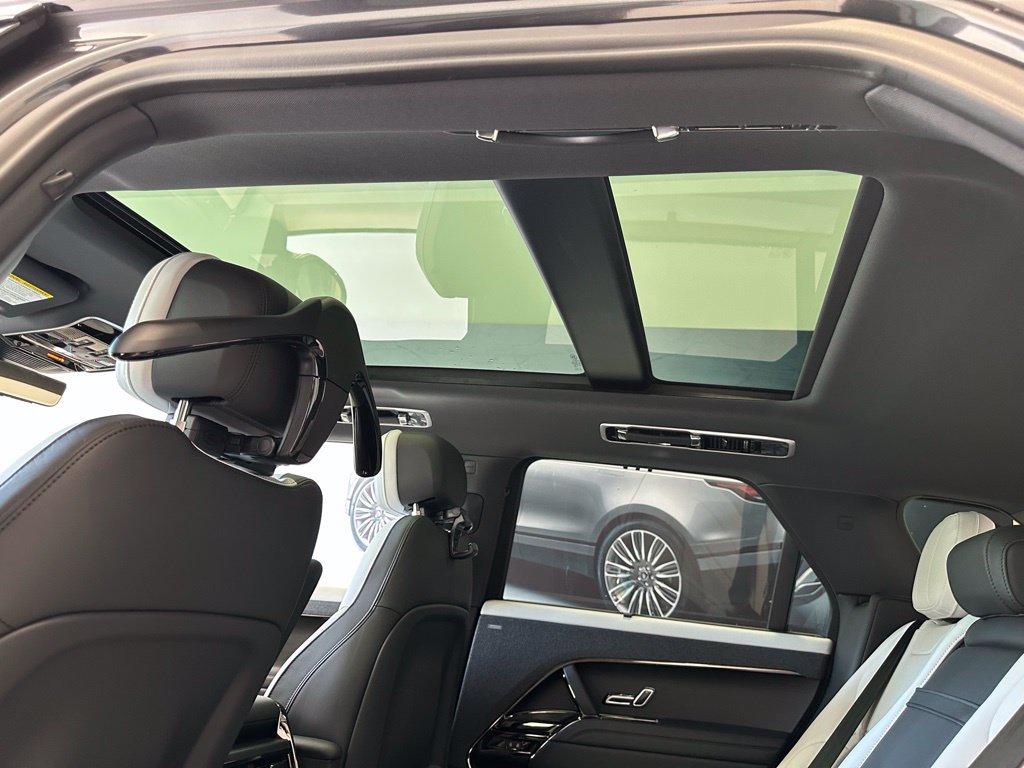 New 2025 Land Rover Range Rover Sport Dynamic SE AWD/4WD image 13