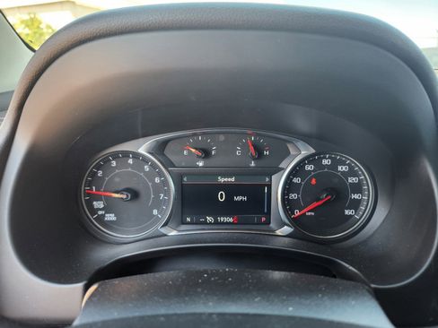 Used 2024 GMC Terrain SLT image 23