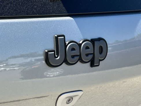 Used 2015 Jeep Cherokee Trailhawk w/ Comfort/Convenience Group AWD/4WD image 28