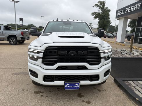 Used 2025 RAM 3500 Laramie AWD/4WD image 29