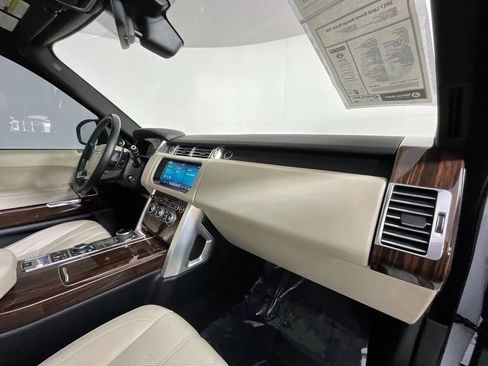 Used 2017 Land Rover Range Rover HSE image 19