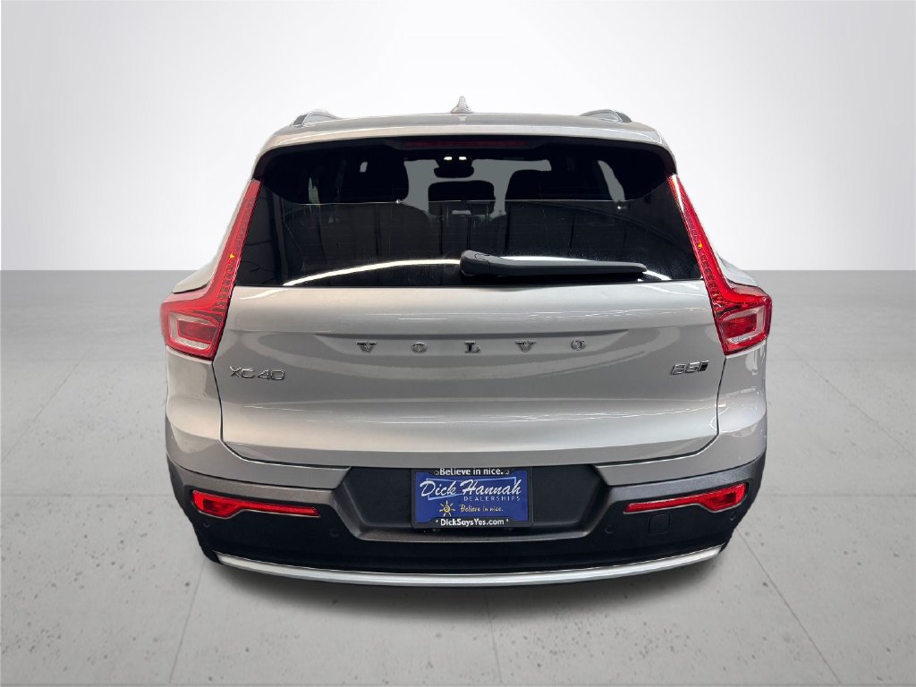 Used 2024 Volvo XC40 B5 Core AWD/4WD image 5