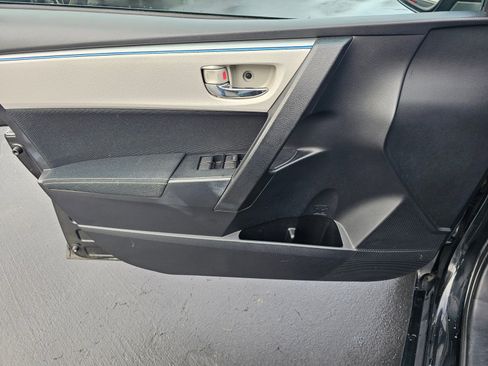 Used 2014 Toyota Corolla LE image 24