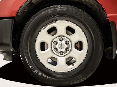 Used 2017 Nissan Titan S image 9