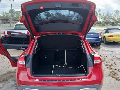 Used 2018 Mercedes-Benz GLA 250 GLA 250 Sport Utility 4D image 14