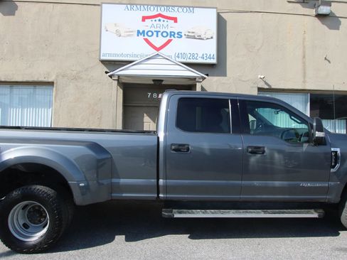 Used 2022 Ford F350 XLT w/ XLT Value Package AWD/4WD image 4