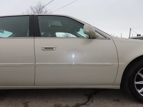 Used 2011 Cadillac DTS Luxury image 19