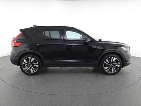 Certified 2025 Volvo XC40 B5 Plus AWD/4WD image 48
