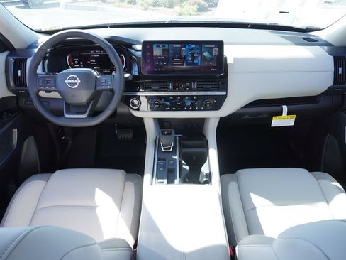 New 2026 Nissan Pathfinder SL FWD image 12