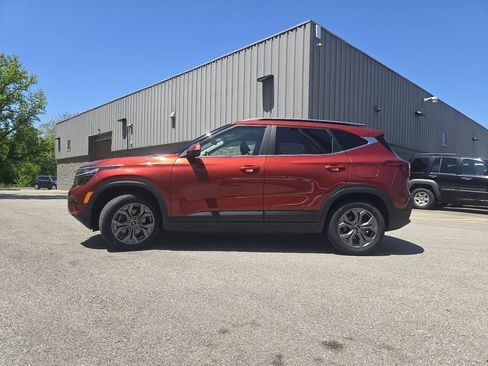 Used 2024 Kia Seltos S AWD/4WD image 14