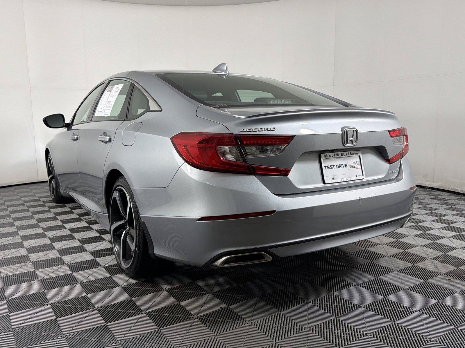 Used 2019 Honda Accord Sport image 4