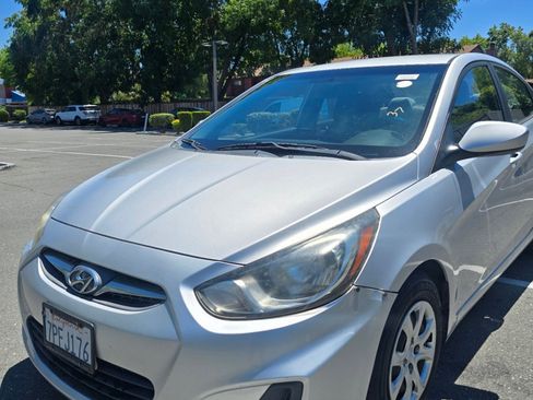 Used 2014 Hyundai Accent GLS FWD image 2