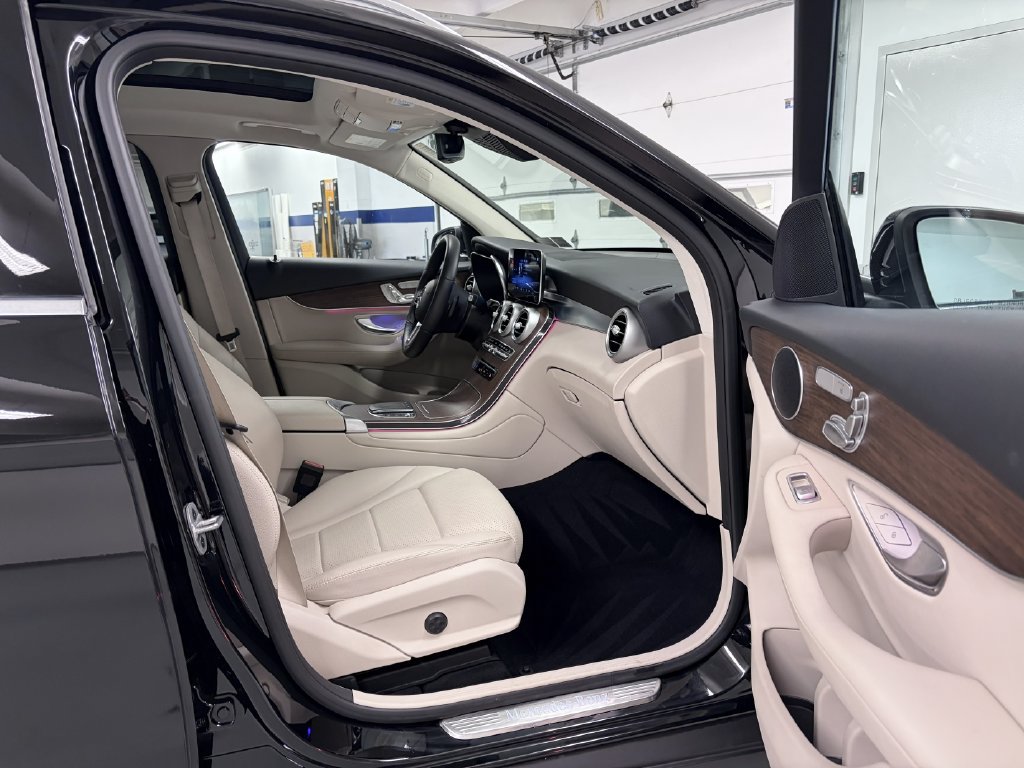 Certified 2022 Mercedes-Benz GLC 300 4MATIC image 19