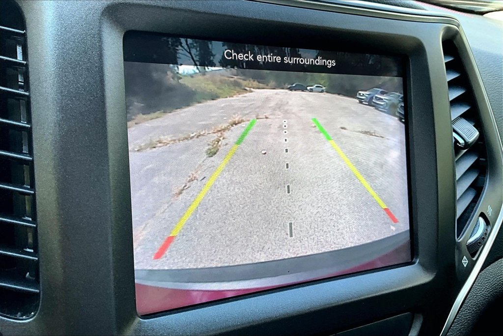 Used 2020 Jeep Cherokee Trailhawk w/ Cold Weather Group AWD/4WD image 29