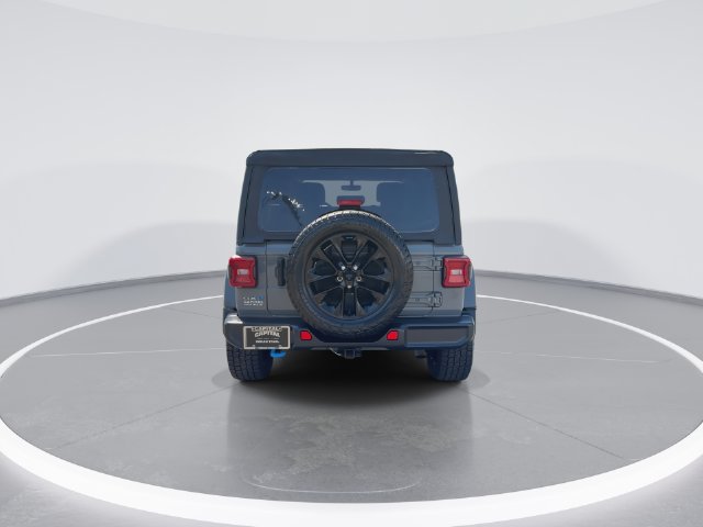 Used 2022 Jeep Wrangler Unlimited Sahara AWD/4WD image 7