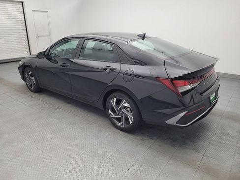 Used 2025 Hyundai Elantra Sport FWD image 3