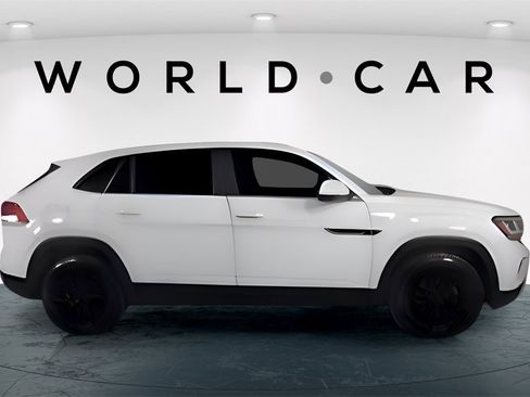 Used 2021 Volkswagen Atlas Cross Sport SE image 8