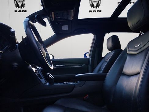 Used 2023 Cadillac XT6 Premium Luxury image 7