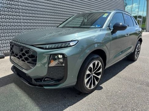 New 2026 Audi Q3 quattro 2.0T AWD/4WD image 1