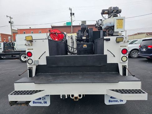 Used 2017 Ford F550 4x4 Regular Cab Super Duty image 17