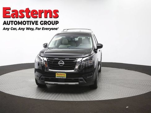 Used 2023 Nissan Pathfinder SL w/ SL Premium Package AWD/4WD image 56