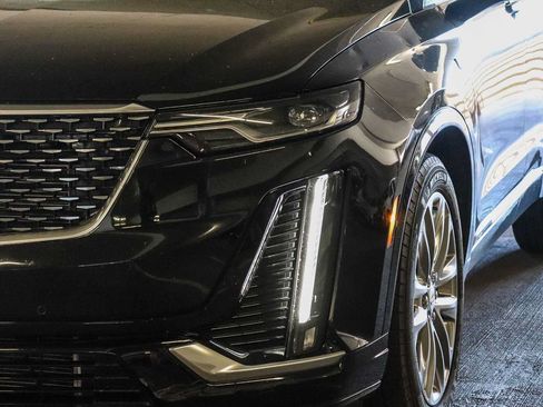 Used 2023 Cadillac XT6 Premium Luxury FWD image 7