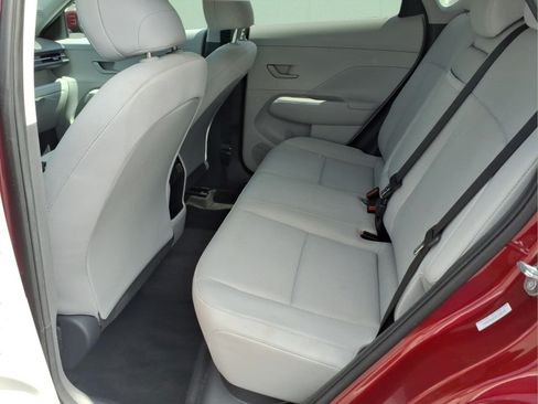 Used 2025 Hyundai Kona SEL FWD image 17