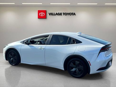 Certified 2024 Toyota Prius LE FWD image 3