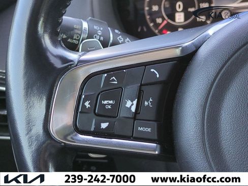 Used 2019 Jaguar F-PACE S image 26