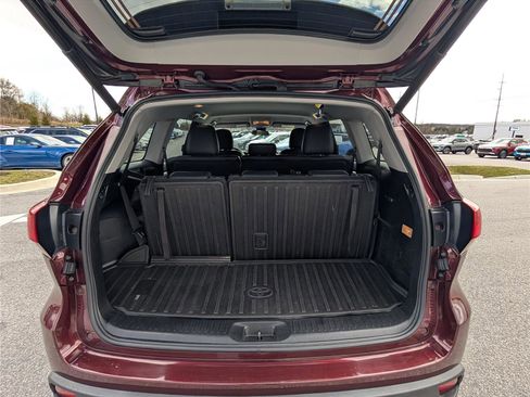 Used 2017 Toyota Highlander Plus image 12