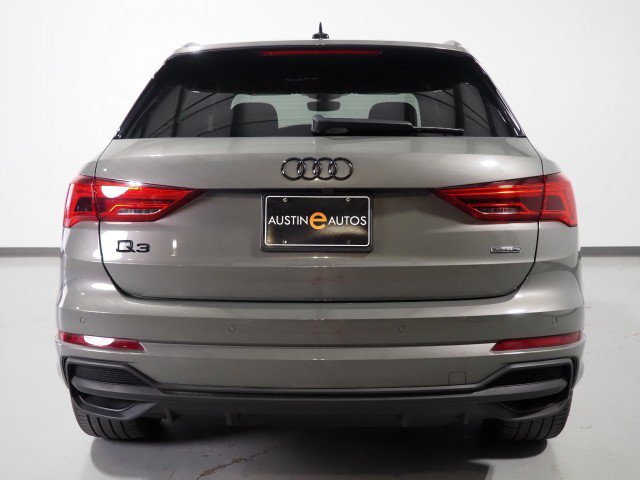 Used 2023 Audi Q3 quattro 2.0T Premium w/ Black Optic Sport Package AWD/4WD image 34