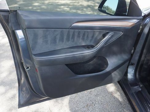 Used 2023 Tesla Model Y Long Range image 15