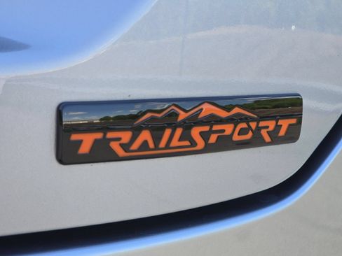 Used 2025 Honda Pilot TrailSport image 11
