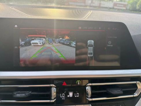 Used 2019 BMW 330i xDrive Sedan w/ Premium Package image 11