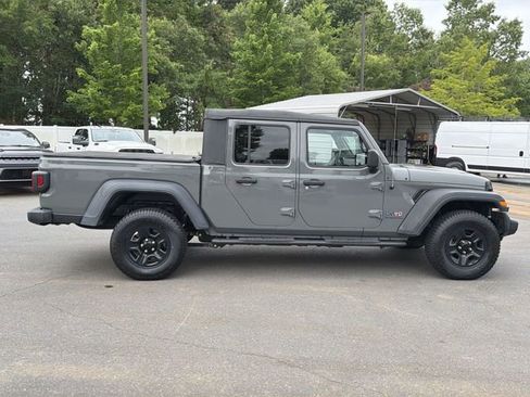 Used 2020 Jeep Gladiator Sport AWD/4WD image 14