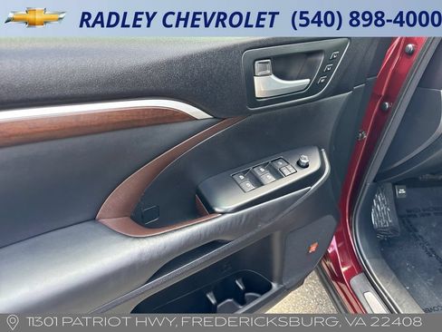 Used 2015 Toyota Highlander Limited AWD/4WD image 5