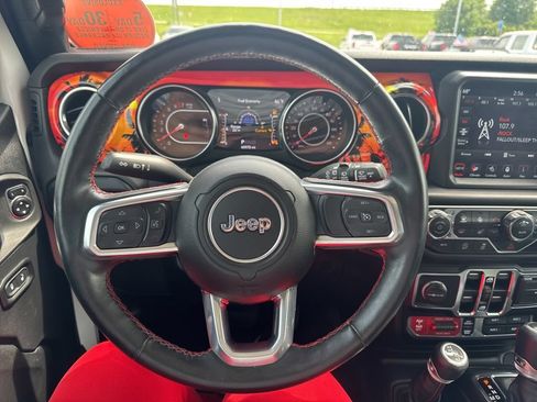 Used 2021 Jeep Wrangler Unlimited Rubicon w/ Dual Top Group AWD/4WD image 3