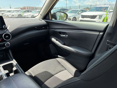 Used 2025 Nissan Sentra SV FWD image 28