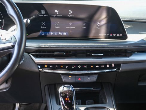 Used 2024 Cadillac XT4 Premium Luxury image 8