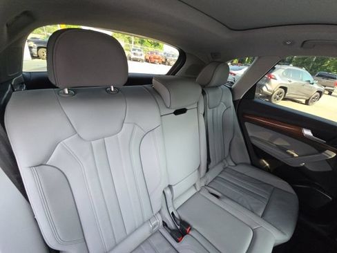 Used 2022 Audi Q5 e Premium Plus AWD/4WD image 16