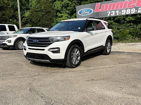 Used 2023 Ford Explorer XLT w/ Equipment Group 202A AWD/4WD image 3