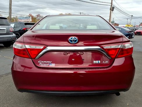 Used 2015 Toyota Camry LE image 8